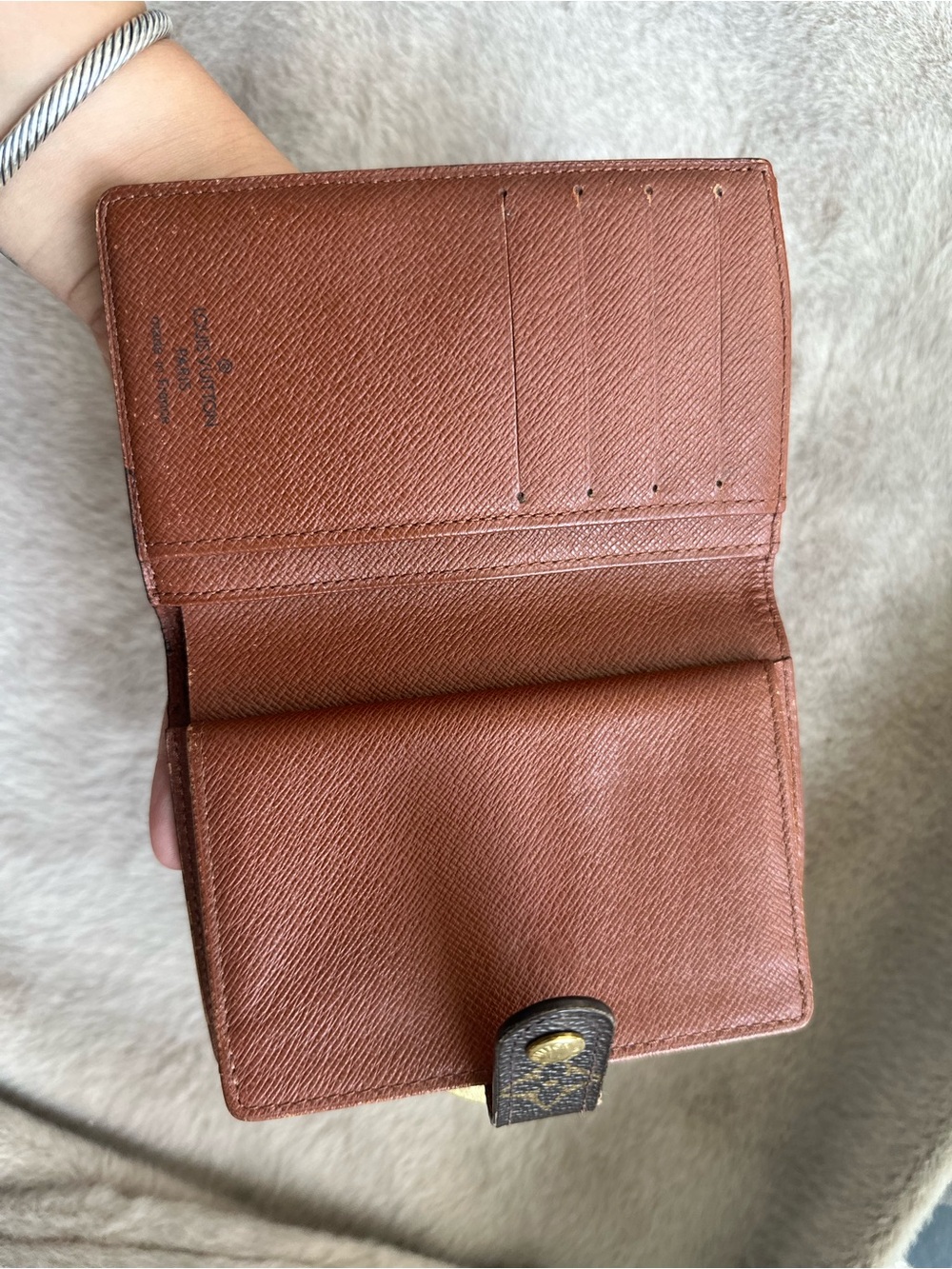 Authentic Louis Vuitton Monogram Kisslock Wallet with Hand-Painted Cherries 🍒 - Picture 11 of 17